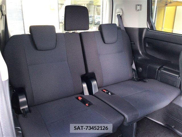 Toyota NOAH 2017-04 392819-16