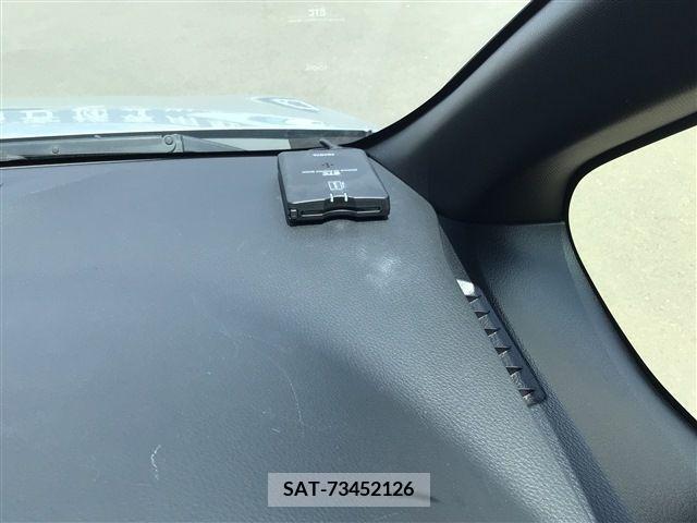 Toyota NOAH 2017-04 392819-18