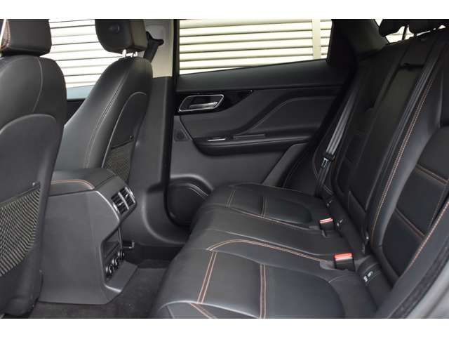 Jaguar F-PACE 2019-12 581-13