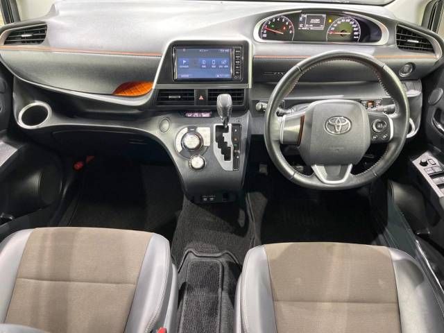 Toyota SIENTA 2019-01 24255-1
