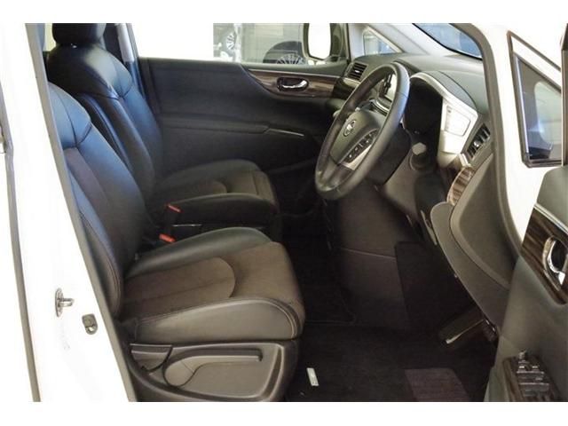 Nissan ELGRAND 2019-04 12808-13