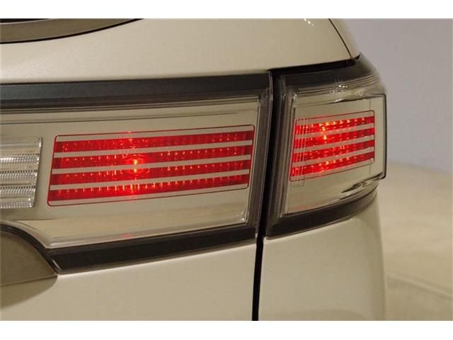 Nissan ELGRAND 2019-04 12808-26