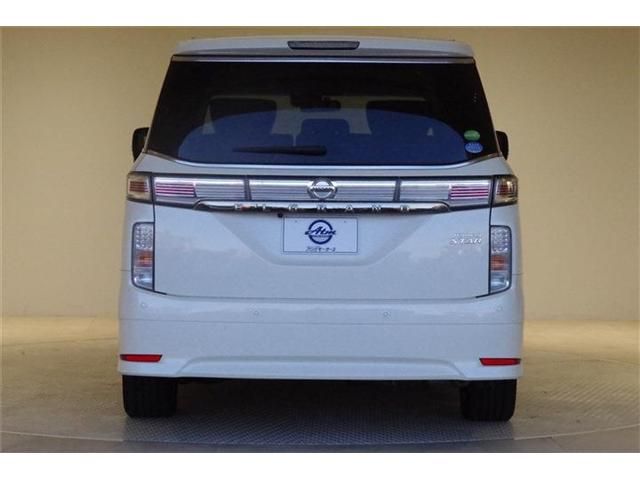 Nissan ELGRAND 2019-04 12808-22