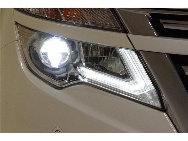 Nissan ELGRAND 2019-04 12808-25
