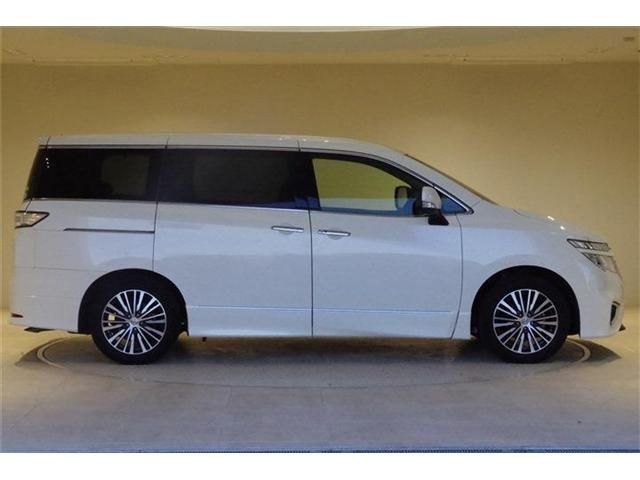 Nissan ELGRAND 2019-04 12808-21
