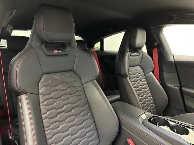 Audi E-TRON 2021-12 183976-16