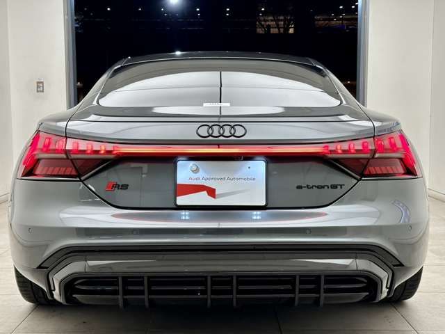 Audi E-TRON 2021-12 183976-3
