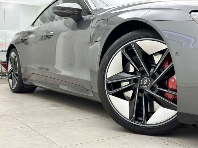 Audi E-TRON 2021-12 183976-6