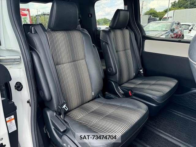 Toyota NOAH 2019-09 365109-19