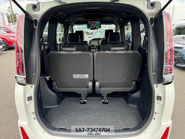 Toyota NOAH 2019-09 365109-18