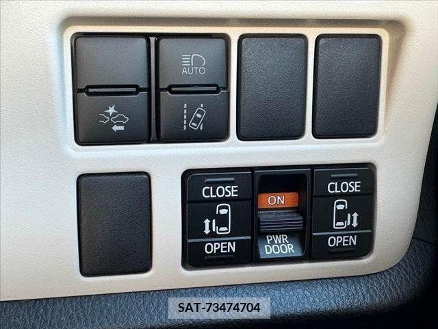 Toyota NOAH 2019-09 365109-5