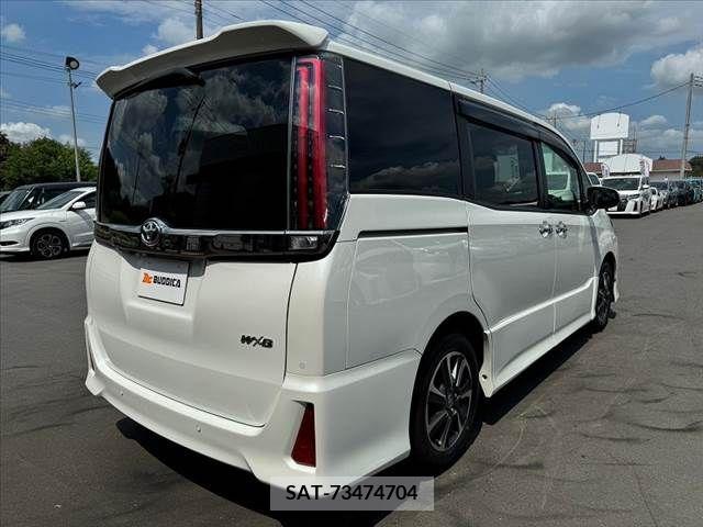 Toyota NOAH 2019-09 365109-14