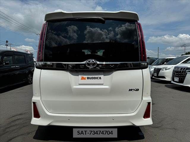 Toyota NOAH 2019-09 365109-13