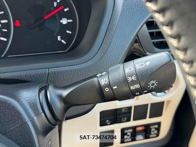 Toyota NOAH 2019-09 365109-24