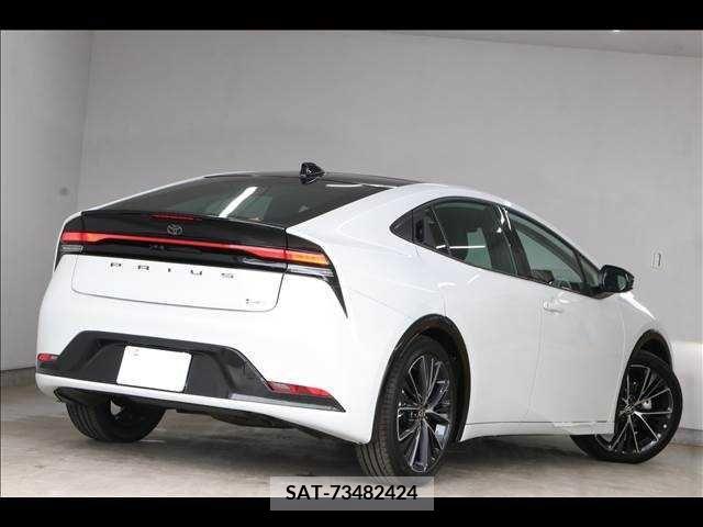 Toyota PRIUS 2024-05 332942-10