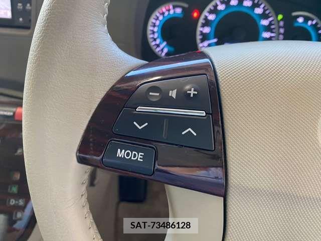 Toyota ISIS 2011-06 361873-11