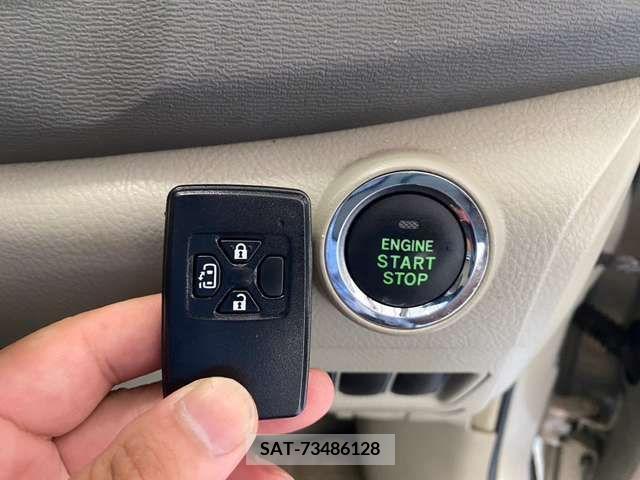 Toyota ISIS 2011-06 361873-17