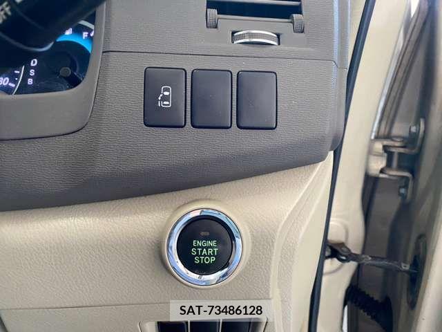 Toyota ISIS 2011-06 361873-16