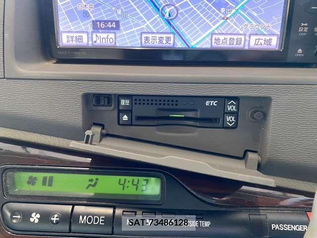 Toyota ISIS 2011-06 361873-15