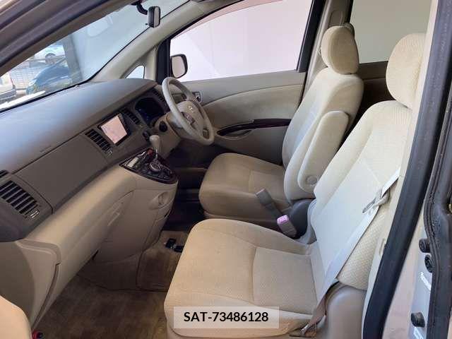 Toyota ISIS 2011-06 361873-6