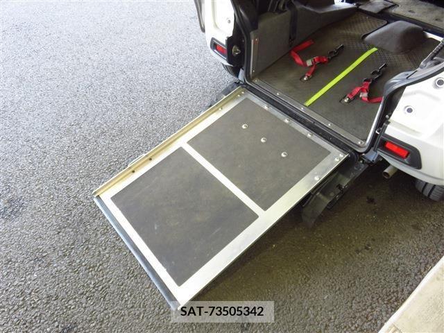 Suzuki SPACIA 2018-01 232030-8