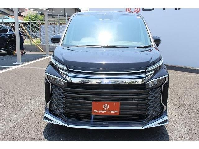 Toyota VOXY HYBRID 2022-03 8979-3