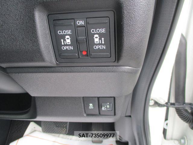 Honda N BOX CUSTOM 2024-01 307528-7