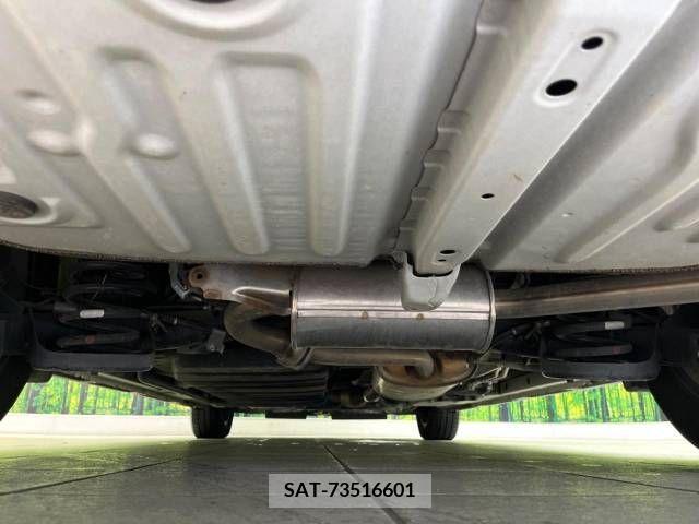 Toyota VOXY 2018-10 374564-17