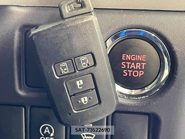 Toyota VOXY 2015-12 345792-6