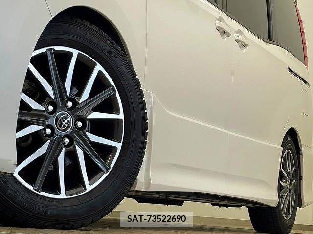 Toyota VOXY 2015-12 345792-18