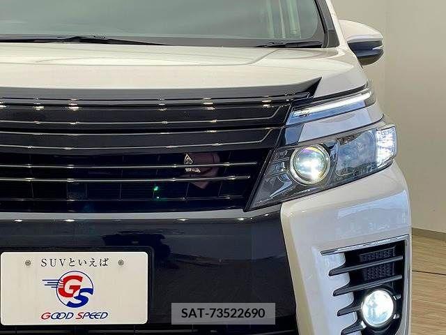 Toyota VOXY 2015-12 345792-17