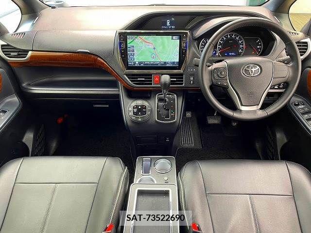 Toyota VOXY 2015-12 345792-1