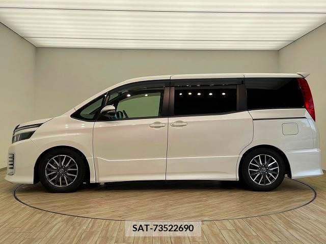 Toyota VOXY 2015-12 345792-13