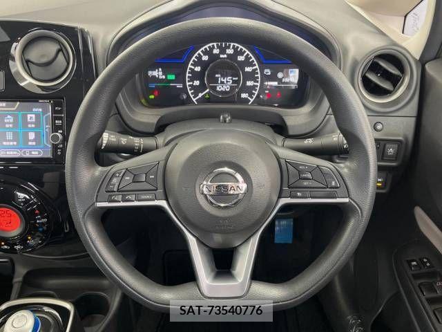 Nissan NOTE 2017-09 365356-8