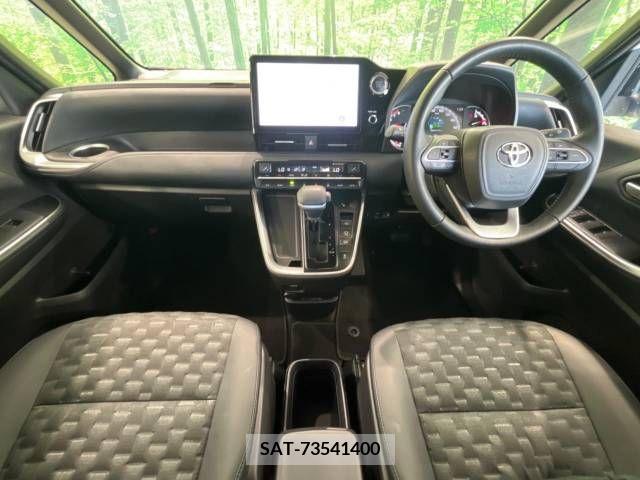 Toyota VOXY 2022-02 394957-1
