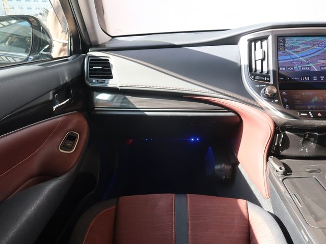 Toyota CROWN SEDAN 2013-05 181532-13