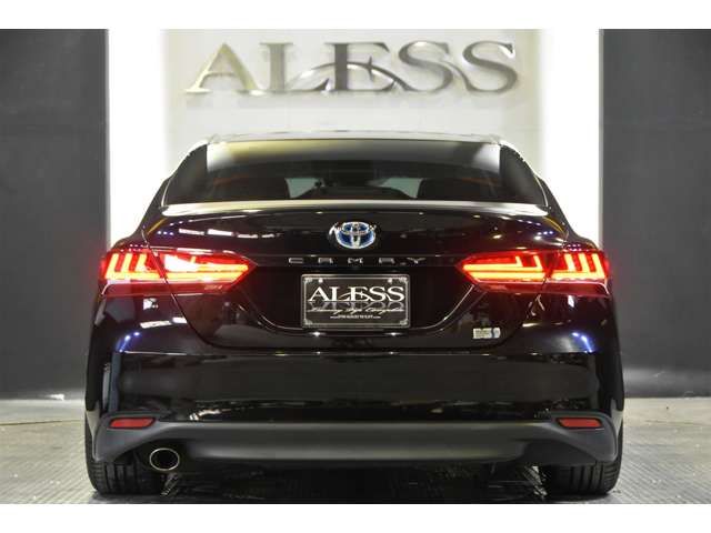 Toyota CAMRY HYBRID 2018-06 5262-18