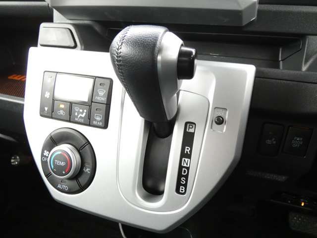 Daihatsu WAKE 2015-05 11060-13