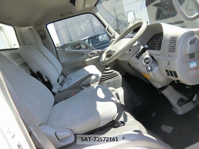 Hino DUTRO 2008-08 245569-2