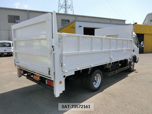 Hino DUTRO 2008-08 245569-1