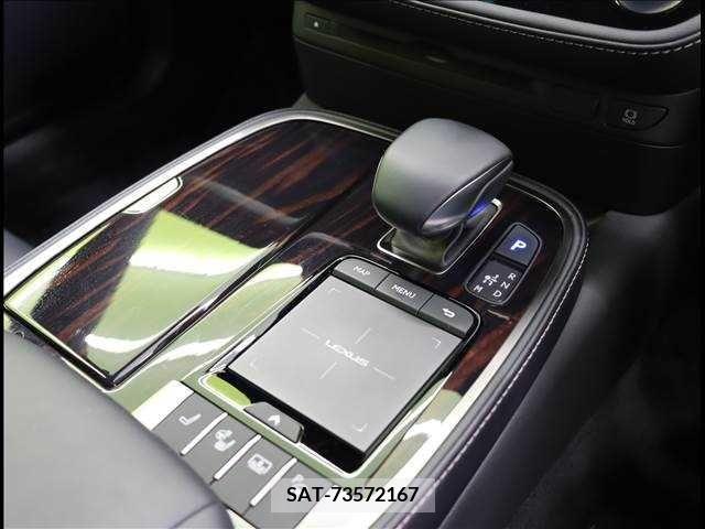 Lexus LS 2021-03 243507-11