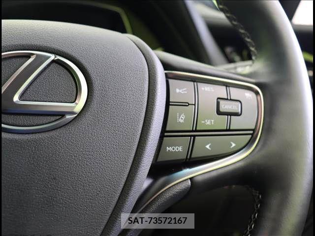Lexus LS 2021-03 243507-10