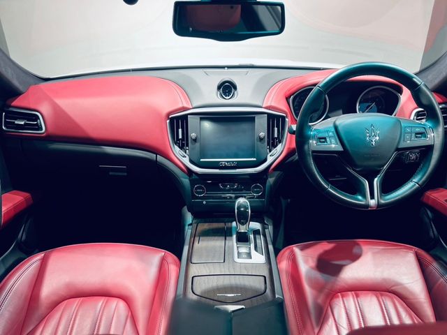 Maserati GHIBLI 2017-06 28933-1