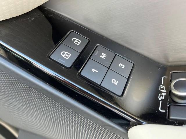 ROVER RANGE ROVER 2023-03 182711-9