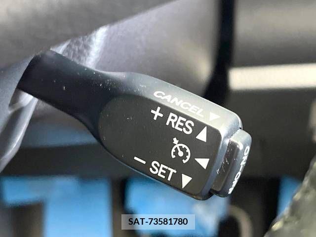 Toyota VOXY 2019-01 348714-6