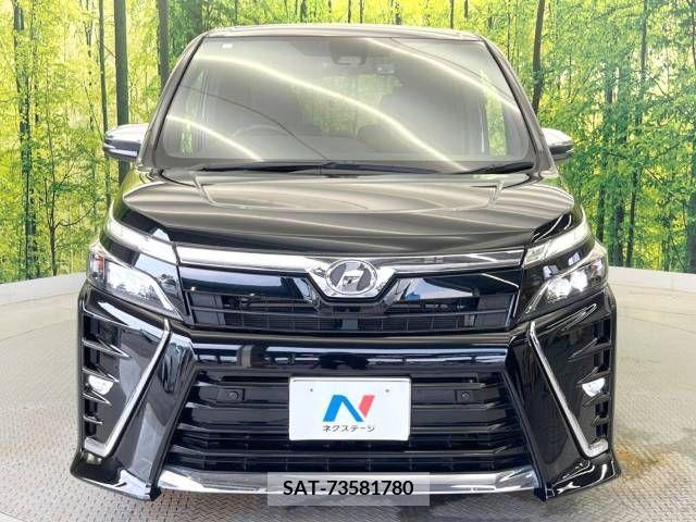 Toyota VOXY 2019-01 348714-15