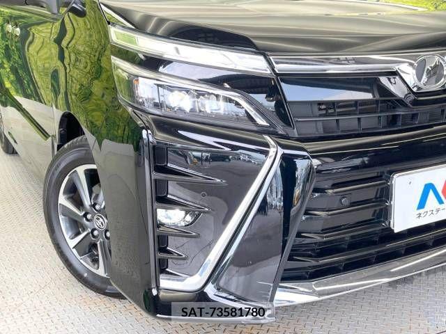 Toyota VOXY 2019-01 348714-13