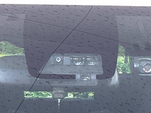 Toyota VOXY 2017-10 29267-2