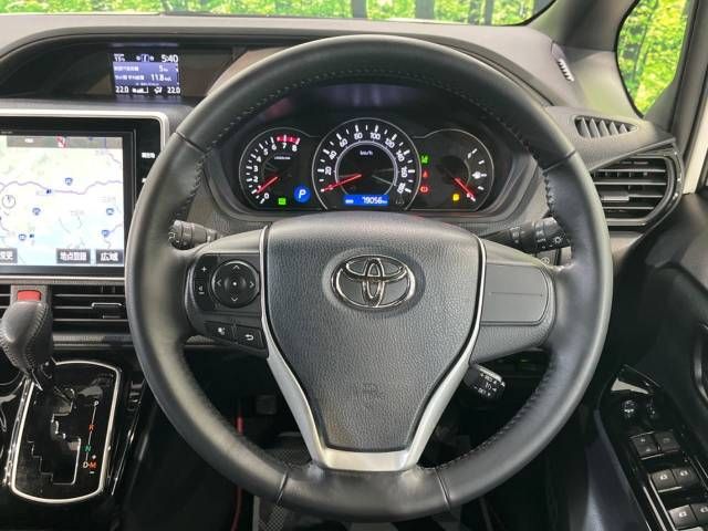 Toyota VOXY 2017-10 29267-12