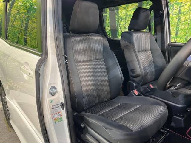 Toyota VOXY 2017-10 29267-8